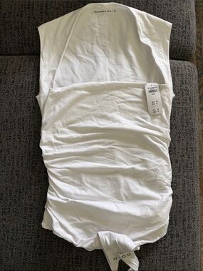 Abercrombie & Fitch Square Front Seamless double lined bodysuit